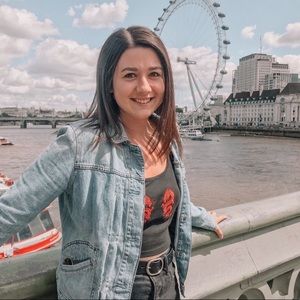 Meet your Posher, Courtney